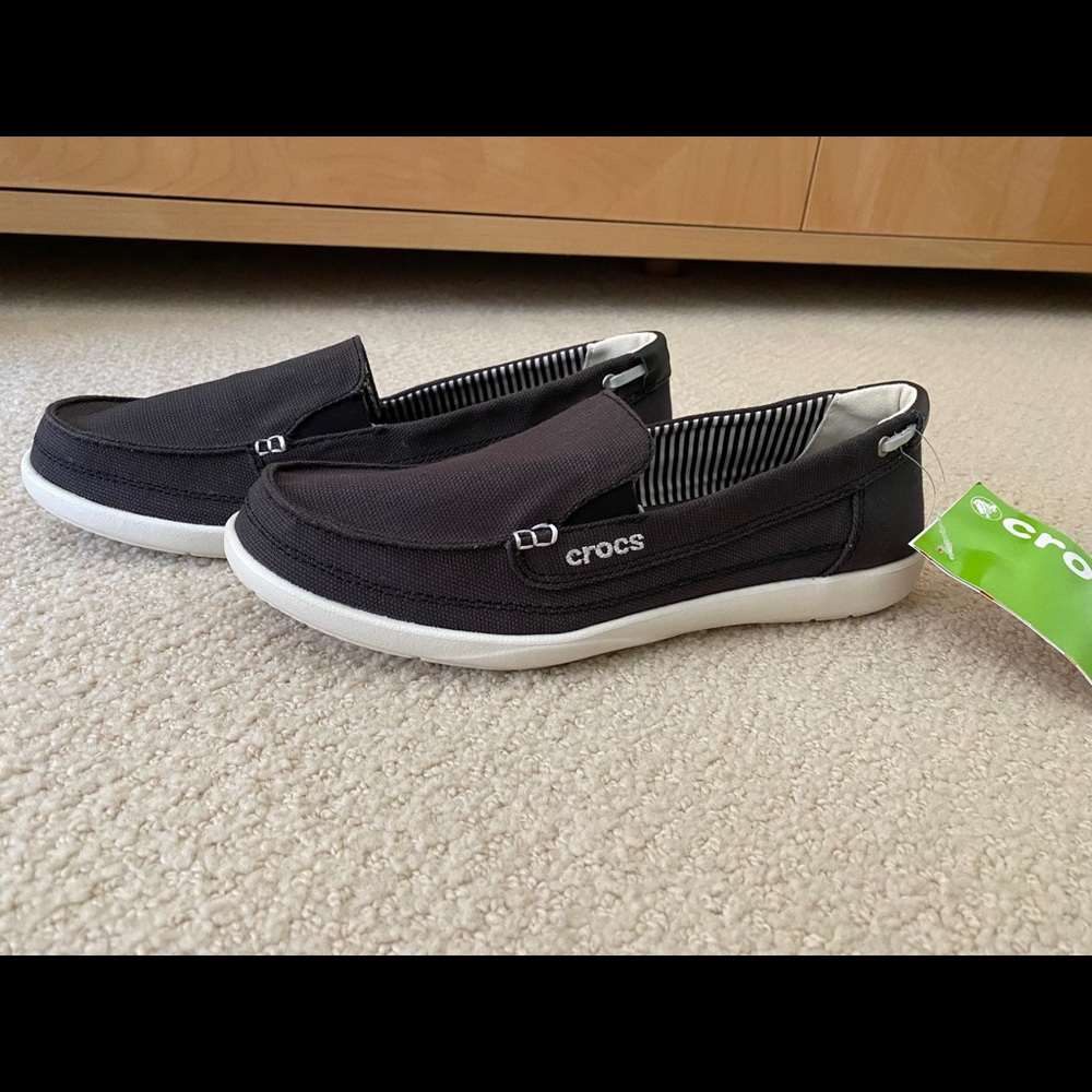 Crocs Walu canvas loafer women black size 9